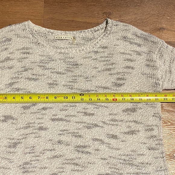 Alice + Olivia Lightweight Gray Marled Wool Blend Sweater Round Neck Women M 4-6 - Picture 6 of 12